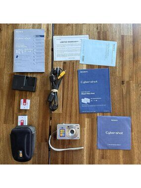 Sony Cyber-Shot DSC-W70 7.2MP Digital Camera 2 Batteries Charger Case Tested